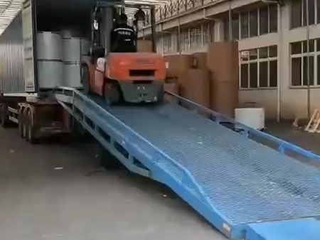 移動式登車橋 移動式登車橋